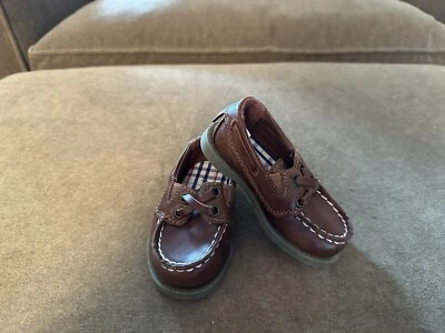 Zapatos de barco Carter’s para niños pequeños talla US 4M - nuevos sin etiquetas Foto 1 de 4