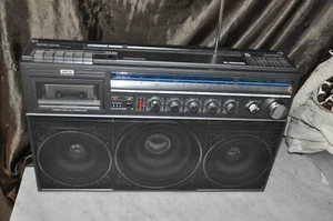 Vintage Magnavox D8443 Boombox 80s Ghetto Blaster FOR PARTS / REPAIR - Picture 1 of 24