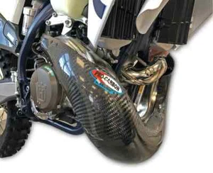 PROTECTOR PROTECTOR ESCAPE CARBONO PRO ESTÁNDAR HUSQVARNA TE250 TE300 2020-2023 - Imagen 1 de 2