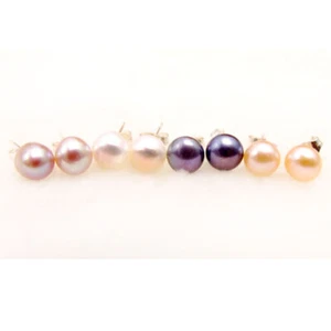 Venta al por mayor 4 colores 7-8 mm pendientes planos de perlas redondas para mujer - Imagen 1 de 4