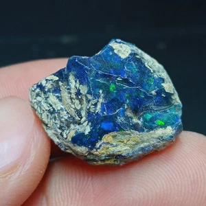 Äthiopischer geräucherter schwarzer Opal grob 17,40 Karat tiefblau & grün Feuer Welo Herkunft - Bild 1 von 6