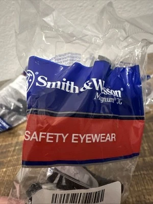 Gafas de seguridad transparentes antiniebla 3-Smith & Wesson 19794 Magnum para disparos ANSIZ87 Foto 1 de 4