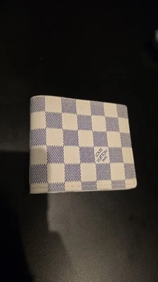 Подлинный мужской бумажник двойного сложения Louis Vuitton Azur Damier 60223 - Изображение 1 из 3