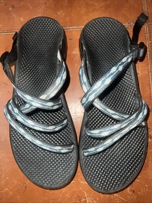 Sandálias femininas Teva com tiras para área externa 9 - Imagem 1 de 4