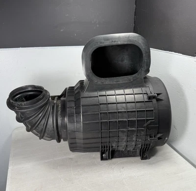 Volvo VNL 760 D13 2019-2023 12,8 L diésel toma de aire filtro caja OEM Foto 1 de 4