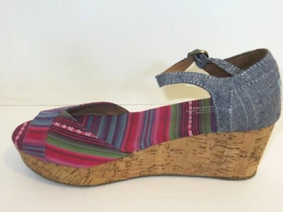 Zapatos de tacón alto Tom's para mujer talla 7,5 arco iris rayas denim punta abierta cuña de corcho Foto 1 de 4