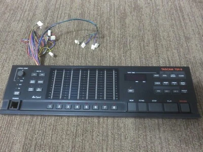 PANEL DE CONTROL FRONTAL TASCAM TRS 8 CARRETE A CARRETE Foto 1 de 4