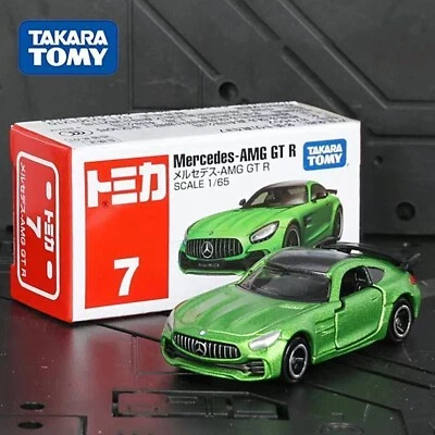 Coche modelo diecast plateado TAKARA TOMY 1:65 Mercedes-AMG GT R Foto 1 de 4