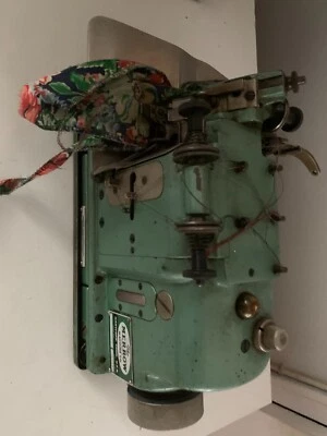 Máquina de coser industrial overlock Merrow MG-3DW-4 -hecha en EE. UU. - solo cabezal Foto 1 de 4