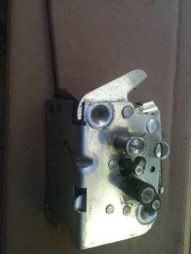 ДВЕРНОЙ ЗАМОК DKW JUNIOR DELUXE F11 F12 1960 1961 1962 1963 R.H N.O.S - Изображение 1 из 1