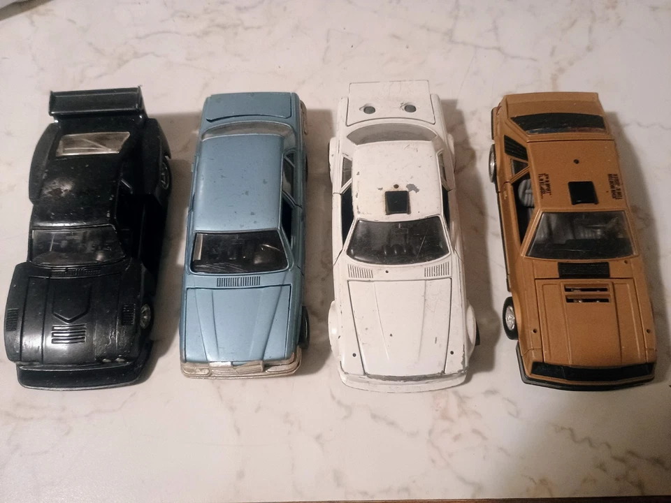 Burago Stock Mercedes 450 Sel-Ford Capri Turbo-Ford Mustang-Mercedes 450SC - Immagine 1 di 4