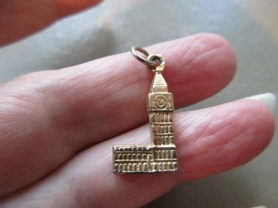 VINTAGE GOLD TONE BIG BEN LONDON PARLIAMENT FOB LUCKY OLD CHARM PENDANT BRACELET - Image 1 of 2