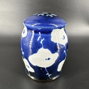 Vintage WALD Pottery Blue & White Ceramic Flower Frog Vase - Picture 1 of 11