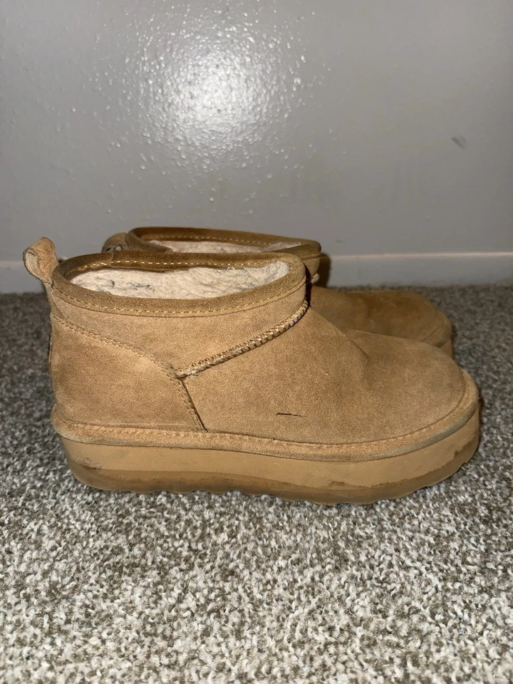 Bear Paw Shorty Platform Boots Size 8 - Image 1 of 4