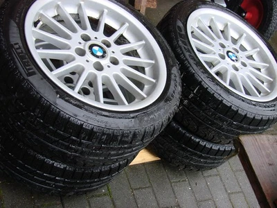 3er BMW E 90/91 Alufelgen 8x17 Zoll mit Pirelli Winterreifen 225/45 R17 - Bild 1 von 4