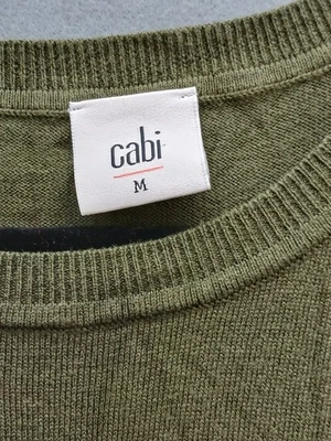 Camiseta sin mangas informal para mujer CAbi M verde oliva mezcla de algodón sin mangas Foto 1 de 4