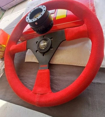 Рулевое колесо Monte Carlo Momo и быстросъемная комбинированная замшевая ручка быстрая доставка  - Изображение 1 из 4