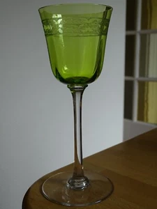 BACCARAT 1 ANCIEN VERRE A VIN BLANC ROEMER CRISTAL VERT CHARTREUSE ht 17 cm 1920 - Imagen 1 de 10