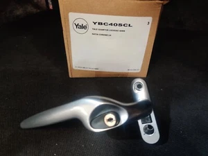 Yale UPVC Satin Chrome Universal Window Handle (left) Locking 40mm bar - Picture 1 of 1