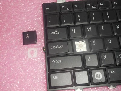 SINGLE KEY CAP+PLASTIC CLIP FOR DELL STUDIO 1735 P/N F484C MODEL V082125AS CHA01 - Image 1 of 3