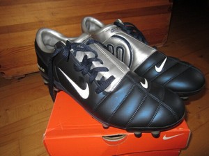 nike t90 football boots