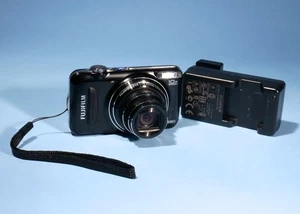 Cámara digital Fujifilm FinePix T200 14 MP 10x zoom óptico * Totalmente funcional - Imagen 1 de 7