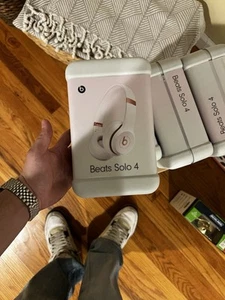 beats solo 4 bluetooth wireless on-ear headphones with apple care + - Picture 1 of 10