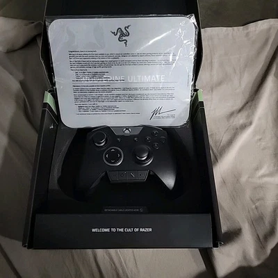 Razer Wolverine Ultimate Xbox One nur Controller ohne Kabel oder Hülle GEBRAUCHT  - Bild 1 von 4