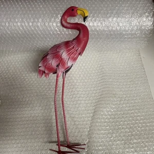 15 inch’s high Pink Metal Ruffled Fifi Flamingo Garden Ornament - Picture 1 of 4