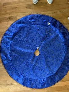 CHRISTMAS TREE SKIRT CHRISTMAS EVE BY SANTA'S BEST ROYAL BLUE WHT STITCHES BEADS - Bild 1 von 22