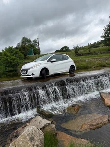 PEUGEOT 208 LOW MILES CHEAP INSURANCE £20 annual road tax apple CarPlay - Picture 1 of 12