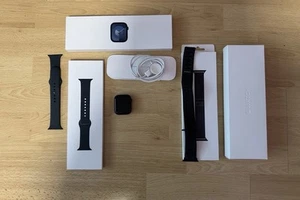Apple Watch Series 9 (45mm) – Mitternacht – Sehr guter Zustand + Zubehör . - Zdjęcie 1 z 4