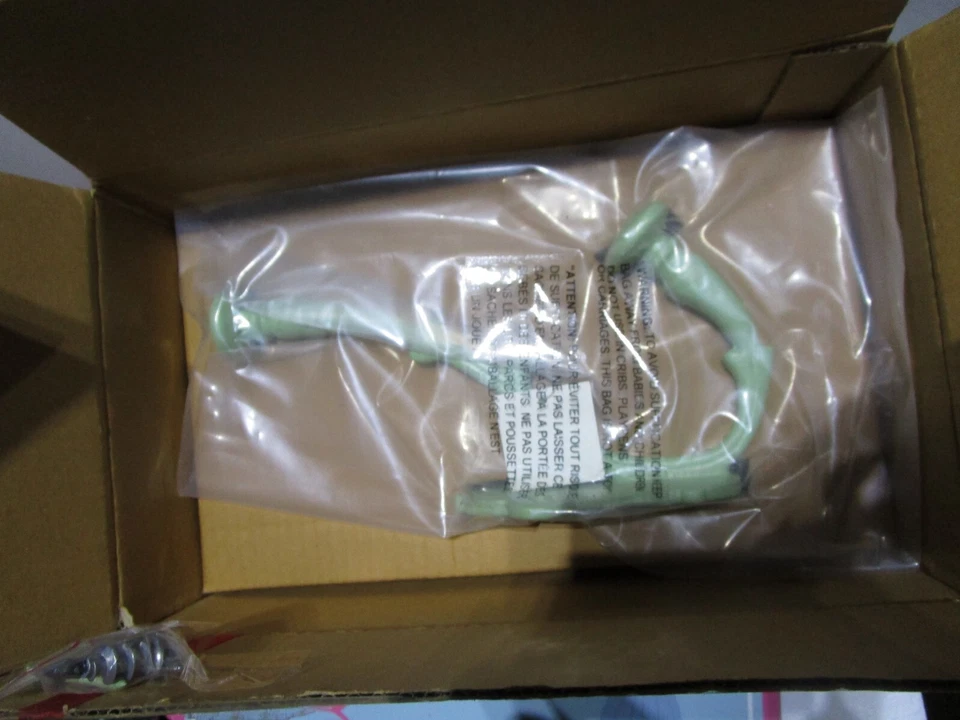 Gancho de pared Pottery Barn Kids Savannah de metal verde nuevo en caja Foto 1 de 1