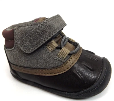 Carter's Every Step Jonah Gris Oscuro PATO Zapatos Escenario Paseo Niño Pequeño Talla 3.0 Bebé Foto 1 de 4