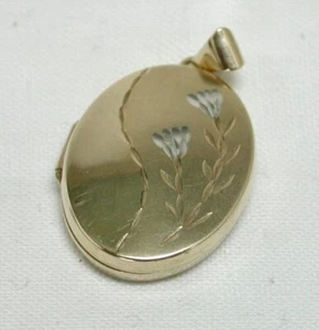 Lovely Two Colour 9ct Gold Engraved Locket 21425 - Picture 1 of 4