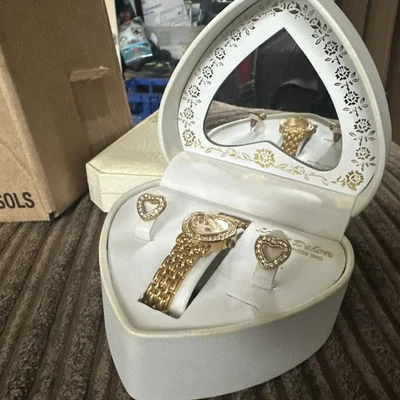 NUEVO JUEGO DE REGALO RELOJ PULSERA Y PENDIENTE LOUIS DELON Foto 1 de 4