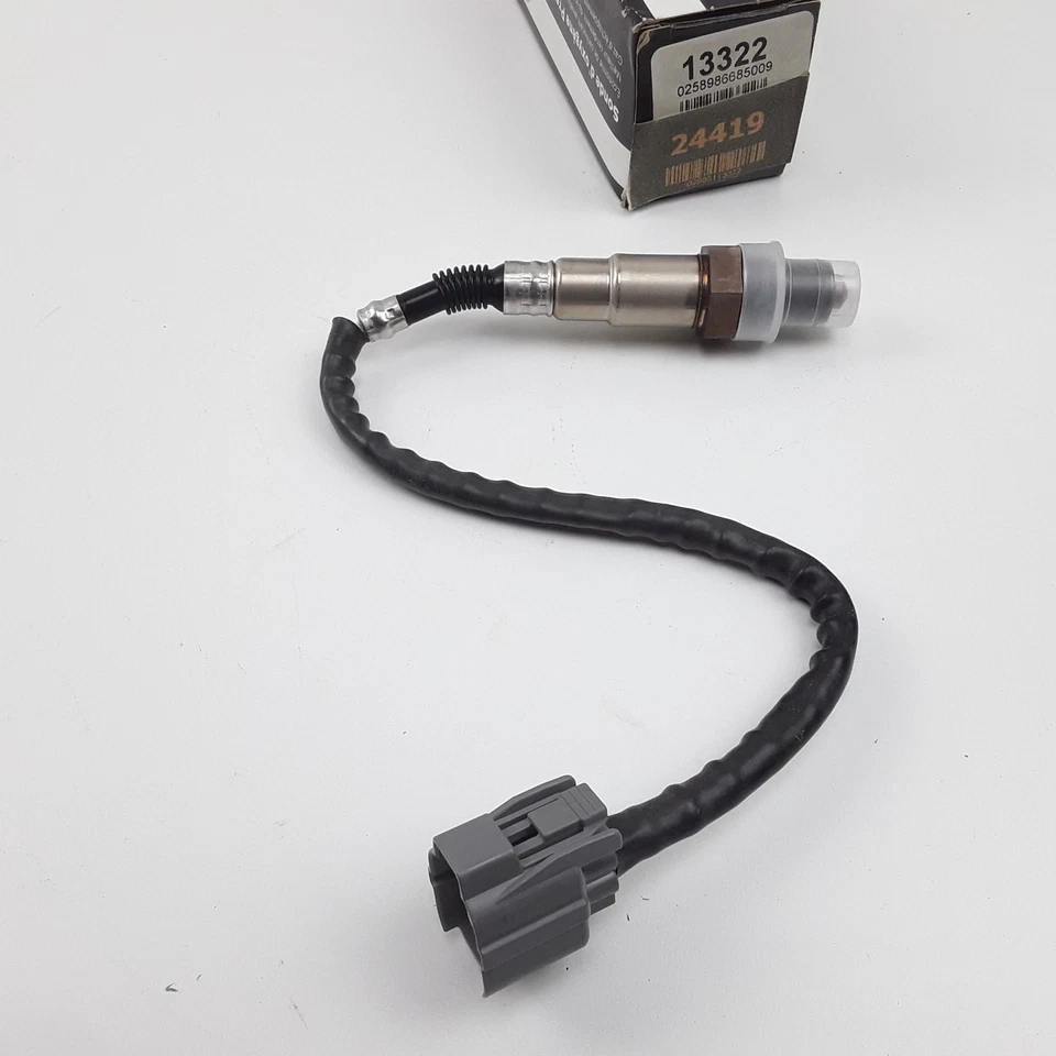 The Oxygen sensor fits Honda Odyssey 1999 - 2001 and Prelude 1992 - 1996 - Image 1 of 4