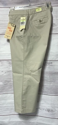 Dockers New With Tag Khaki Diem Women's Metro Capri Straight Leg Pant Size 4 NEW - Image 1 of 4