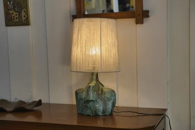 Lampe en céramique brutaliste signé avec abat-jour en lin 1950's - Photo 1/4