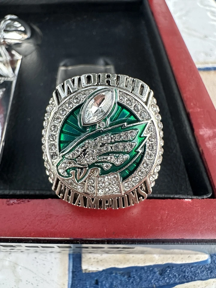 ANILLO/RÉPLICA TROFEO LOMBARDI PHILADELPHIA EAGLES SUPER BOWL LII NICK FOLES  Foto 1 de 4