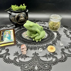 Green Frog Beeswax Candle by Big Dipper Wax Works - Picture 1 of 6