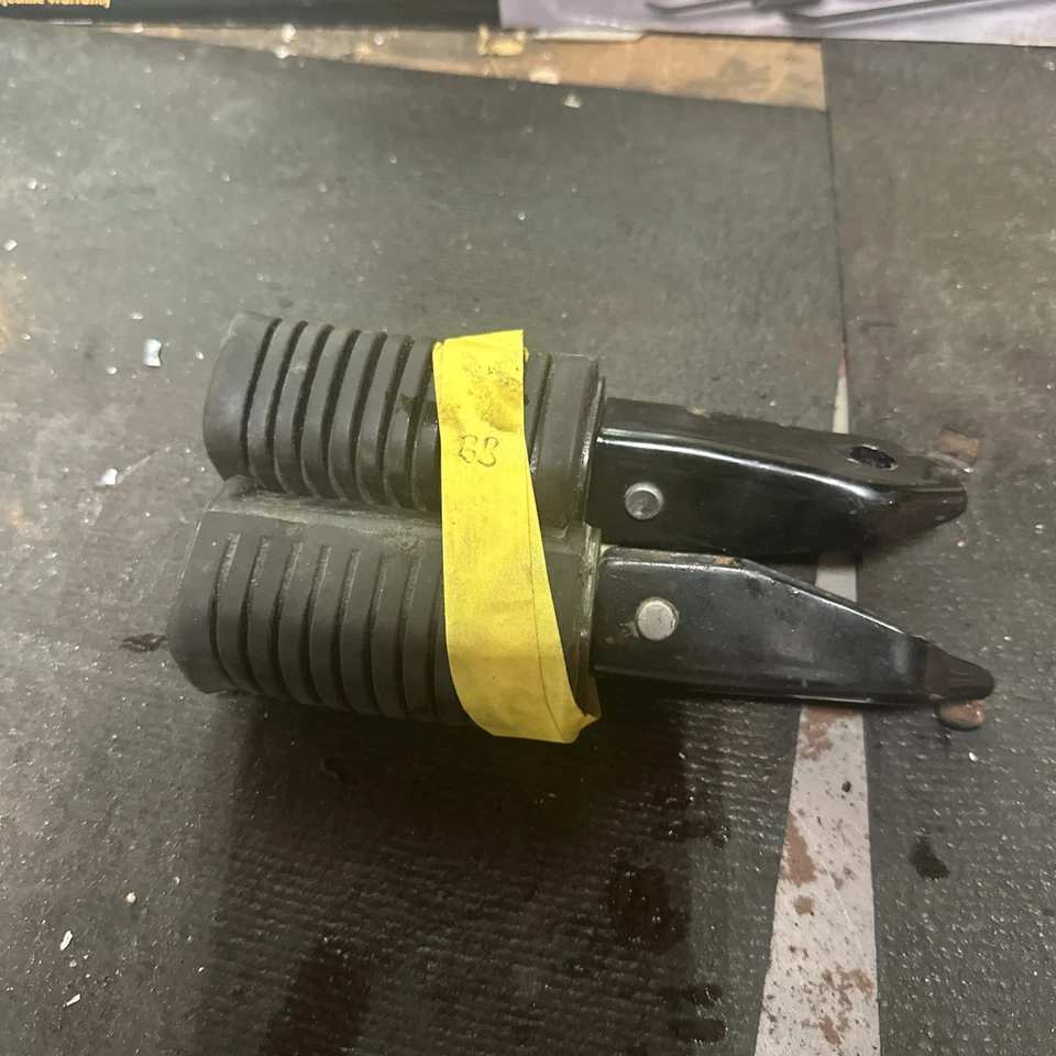 07 estriberas traseras izquierda derecha pasajero Honda CMX Rebel 250 Foto 1 de 1