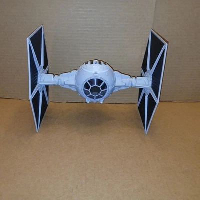 Star Wars TIE Fighter Large Wing Legacy Collection Target Exclusive 2009 Foto 1 de 4