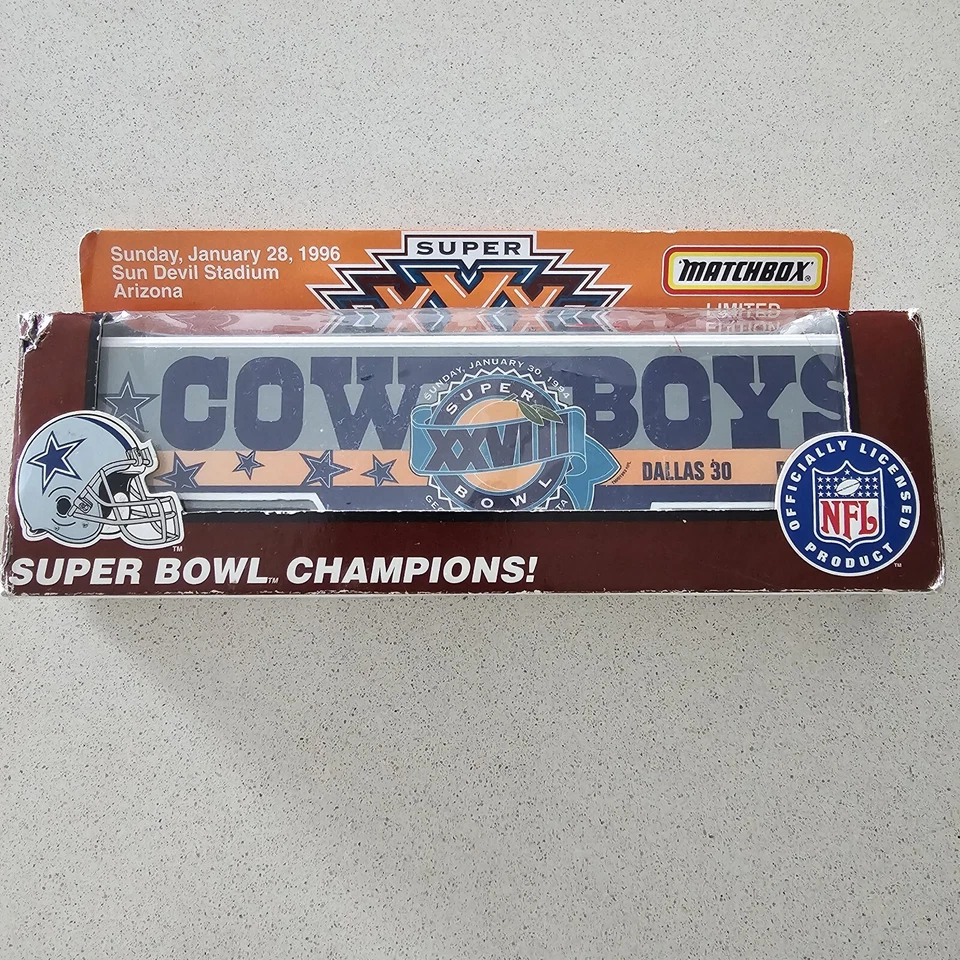 Vintage Dallas Cowboys Semi Truck Memorabilia 1996 Limited Edition  Diecast Car - Image 1 of 4
