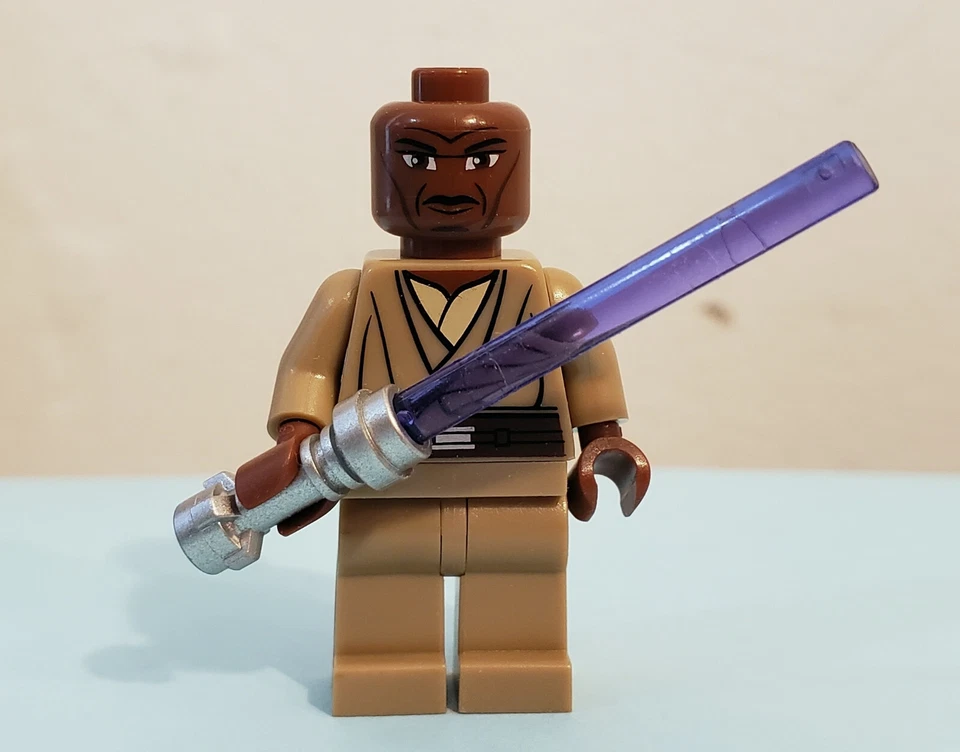 Новая минифигурка со световым мечом LEGO Star Wars Mace Windu 8019 - Изображение 1 из 1