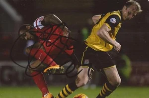 LEYTON ORIENT: JAY SIMPSON SIGNED 6x4 ACTION PHOTO+COA - Picture 1 of 1