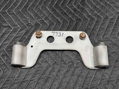 Soporte de suspensión de escape de transmisión Mustang T5 87-93 carrocería Ford Fox 5,0 L Foto 1 de 4