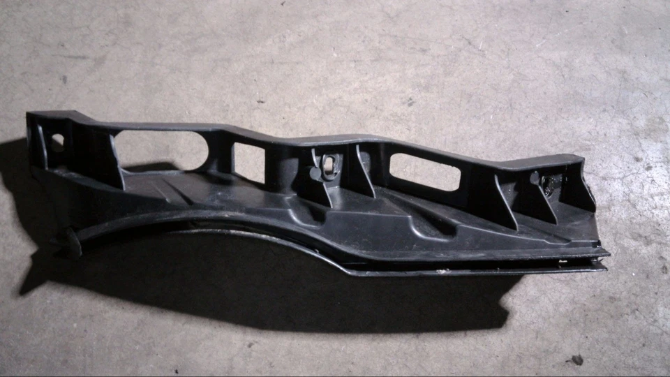 Halter Träger Stossstange Vorne Links 3C0807889 VW Passat 1.6 TDI DPF - Bild 1 von 3