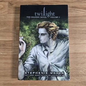 Twilight: The Graphic Novel, Volume 2 by Stephenie Meyer (Paperback, 2012) - Imagen 1 de 10