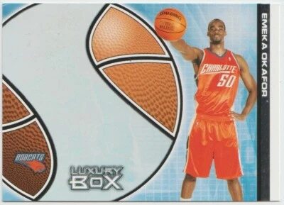 Caja de lujo Topps 2004-05 #102 Emeka Okafor RC - New Orleans Hornets Foto 1 de 2